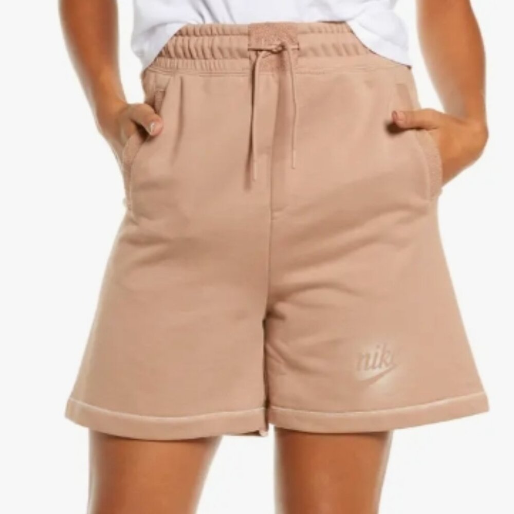 Nike Women's High Waisted Classics Shorts DM8001-283